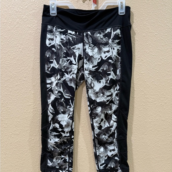 Ideology Pants - Ideology Black and White Floral Leggings- Women's Medium